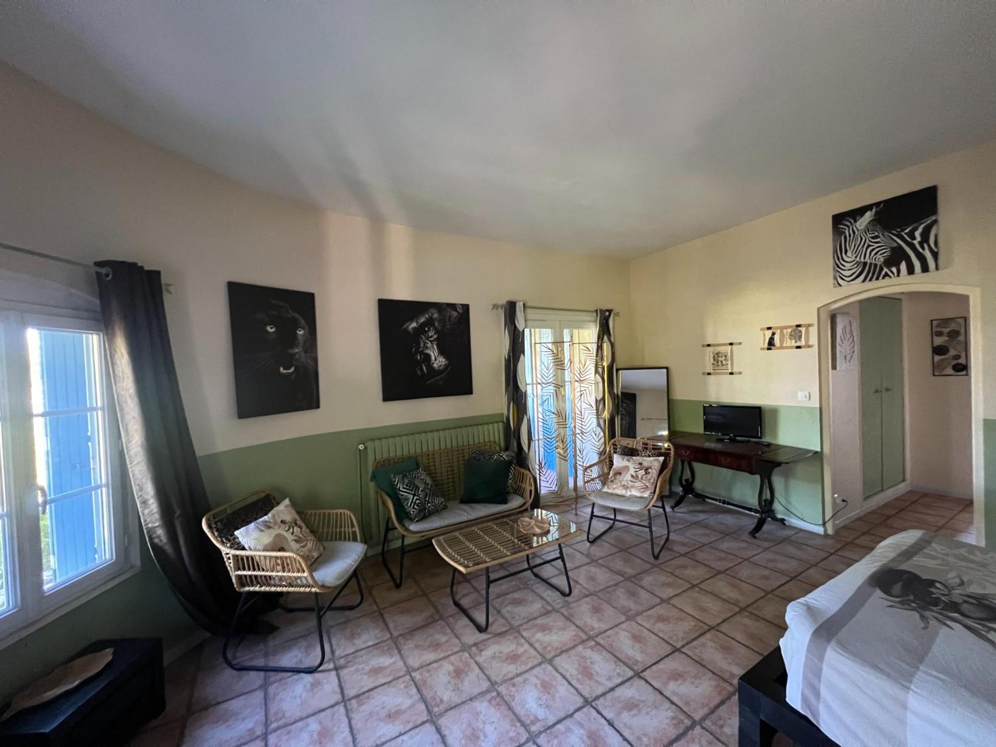 Bastide Du Bonheur Saint Donat Bed & Breakfast Greoux-les-Bains Exterior photo