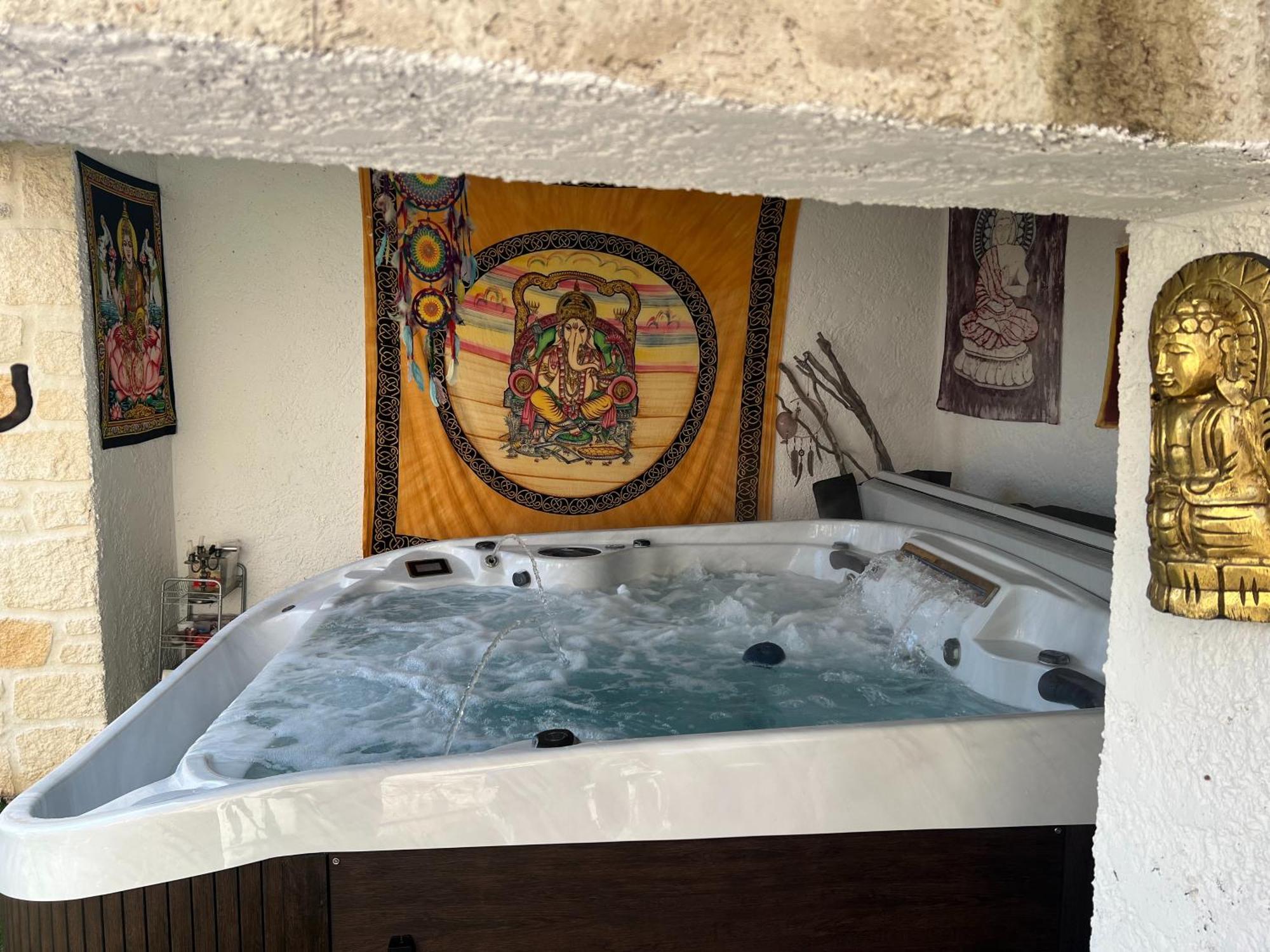 Bastide Du Bonheur Saint Donat Bed & Breakfast Greoux-les-Bains Exterior photo